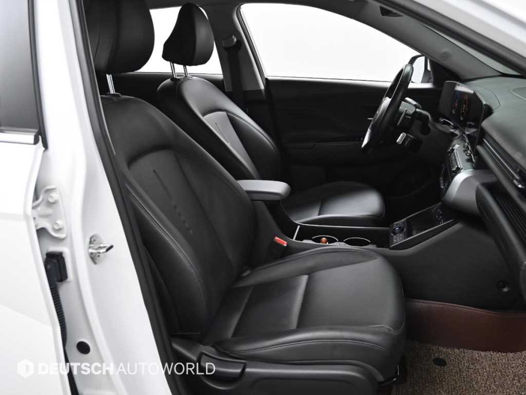 HYUNDAI Kona - Vista 10