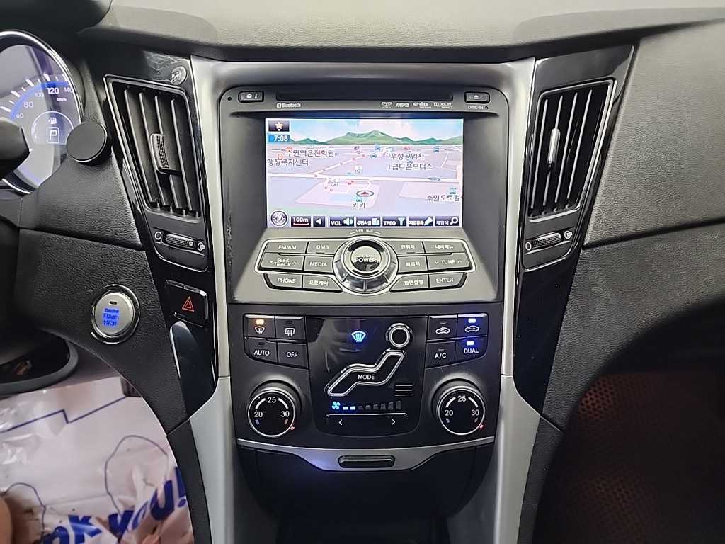 HYUNDAI Sonata - Vista 10