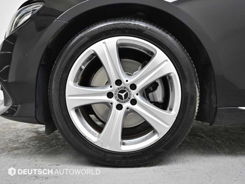 Mercedes Benz E class - Vista 5