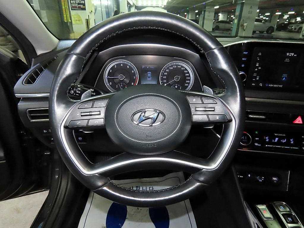 HYUNDAI Sonata - Vista 8