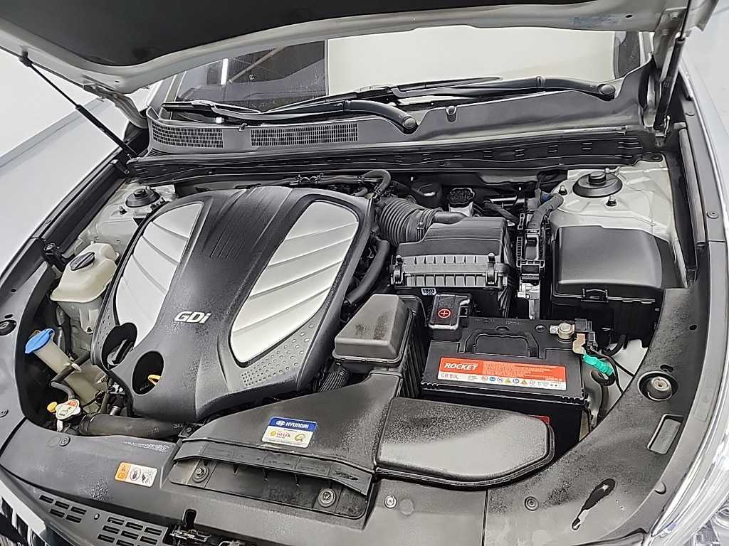 HYUNDAI Grandeur - Vista 5