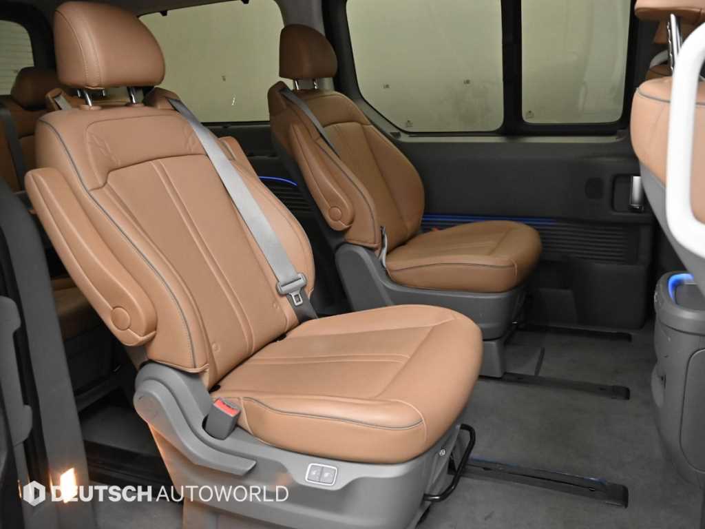 HYUNDAI Staria - Vista 12