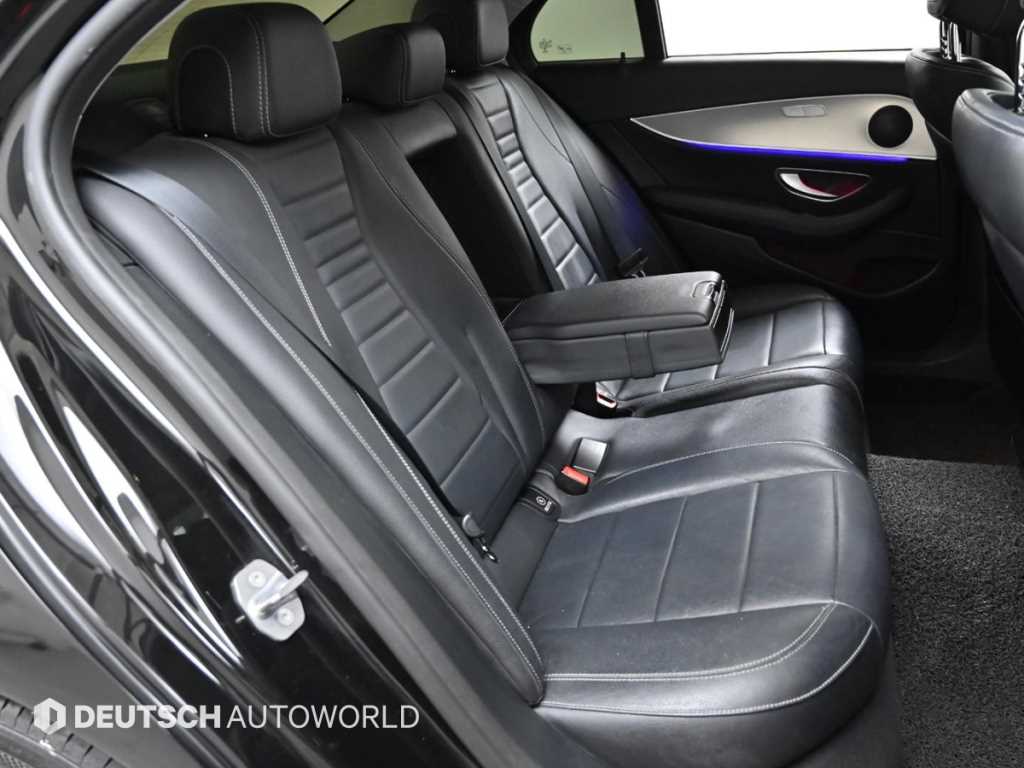 Mercedes Benz E class - Vista 12