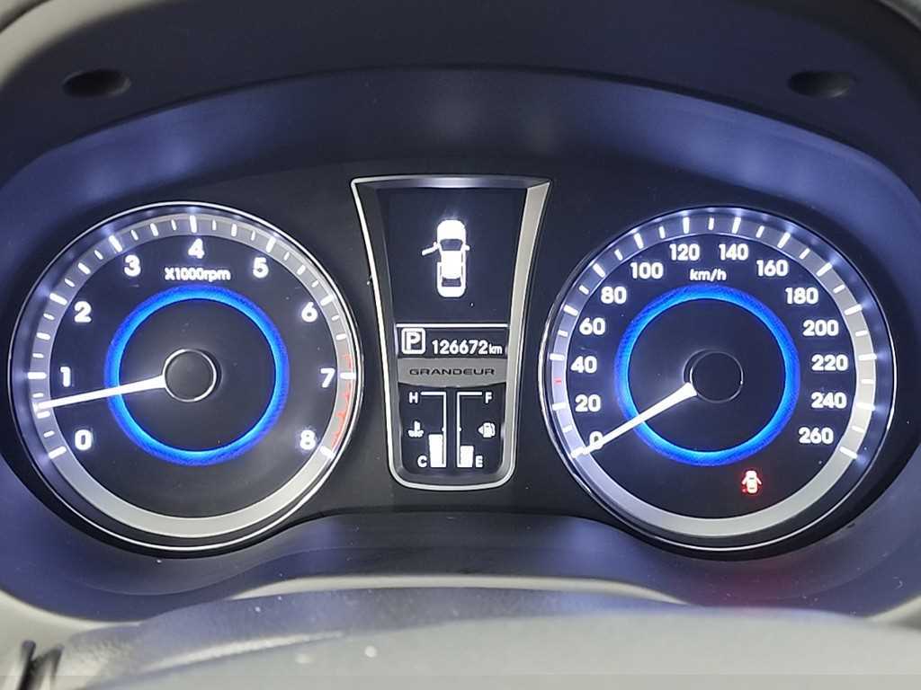 HYUNDAI Grandeur - Vista 6