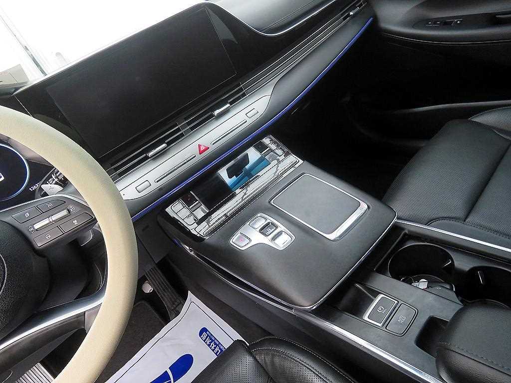 HYUNDAI Grandeur - Vista 10