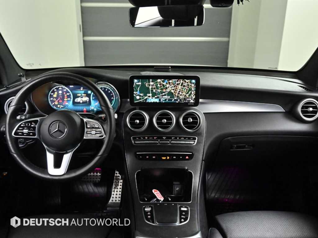 Mercedes Benz GLC Class - Vista 7