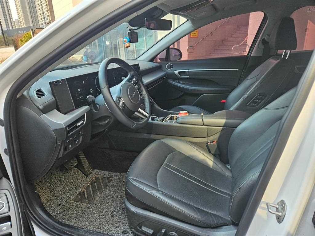 HYUNDAI Sonata - Vista 4