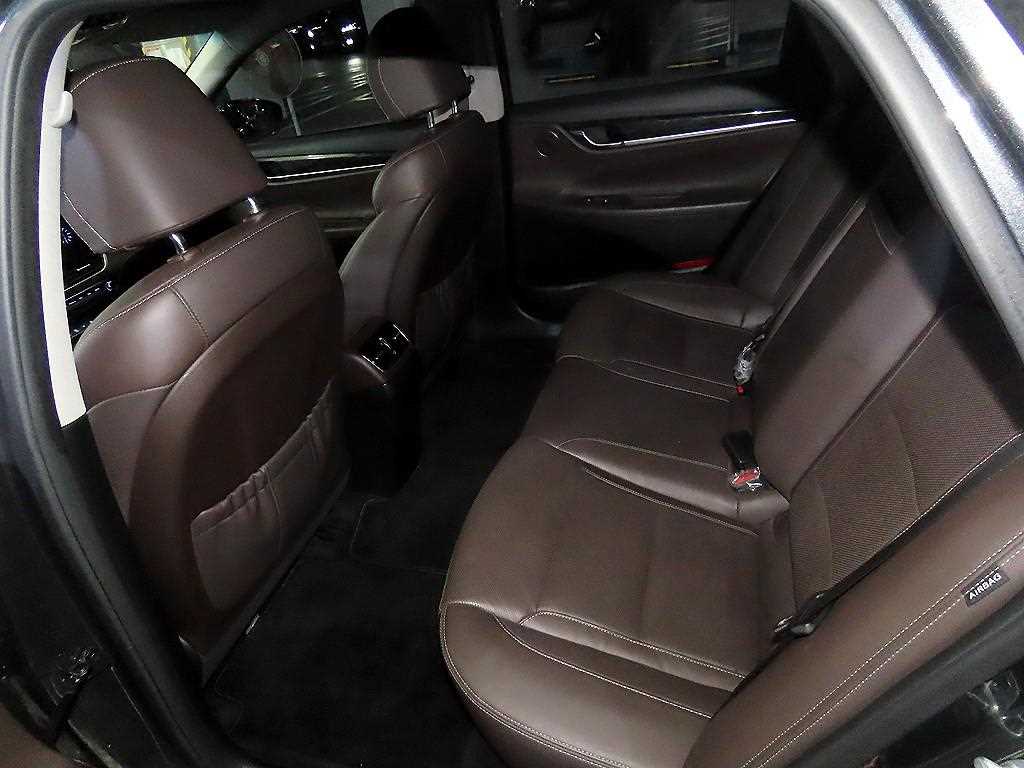 HYUNDAI Grandeur - Vista 7