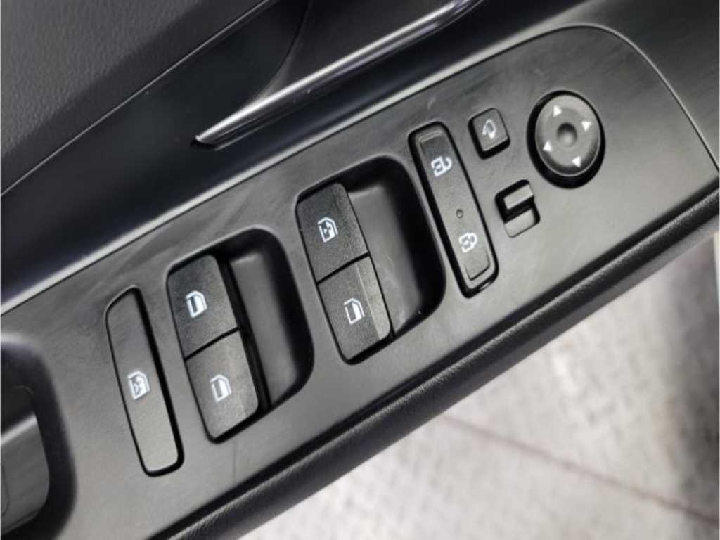 HYUNDAI Avante - Vista 7