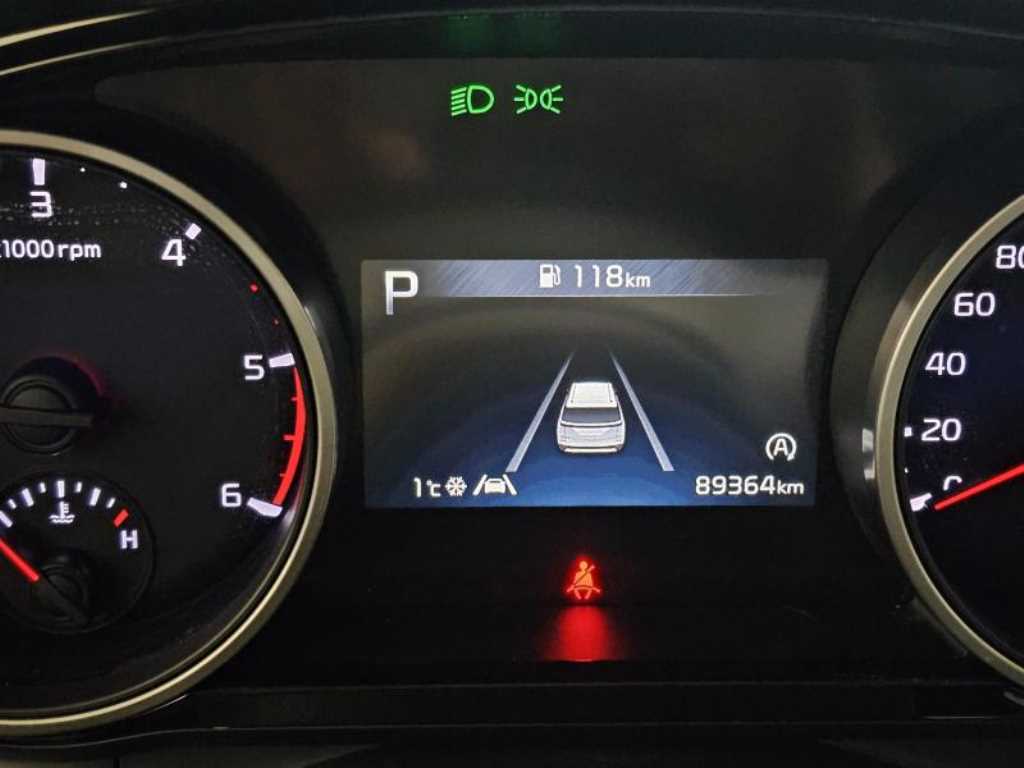 KIA Carnival - Vista 5