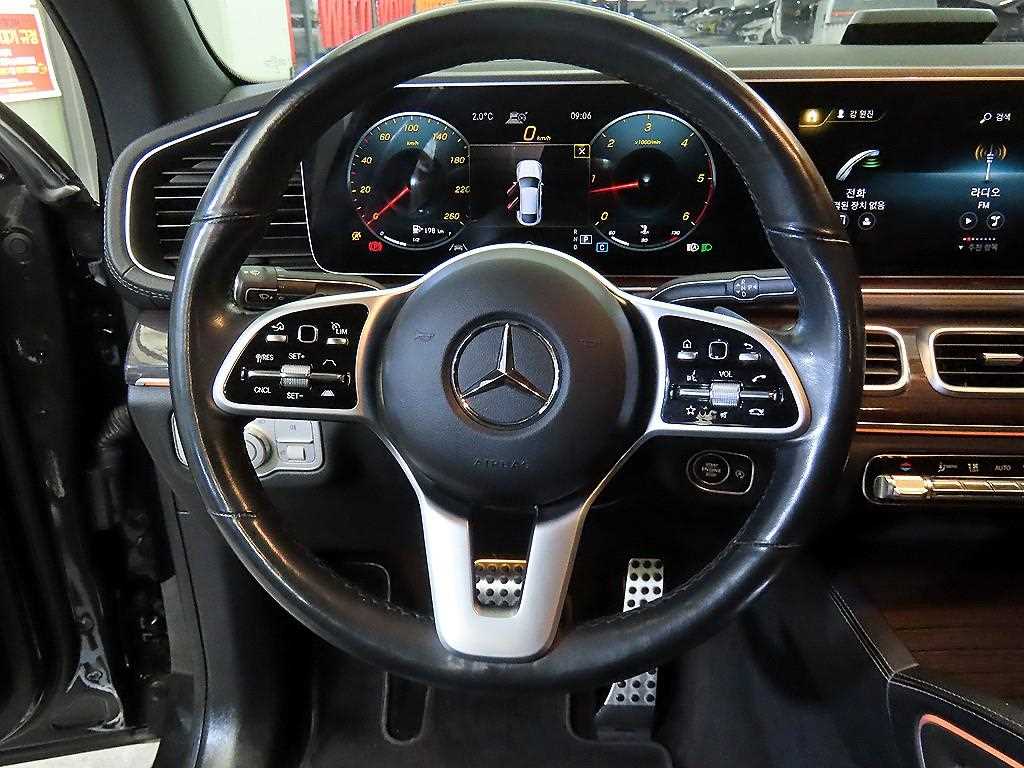 Mercedes Benz GLE Class - Vista 8