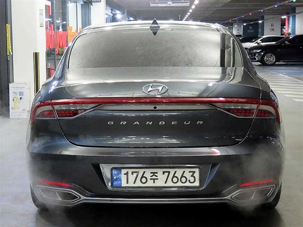 HYUNDAI Grandeur - Vista 5