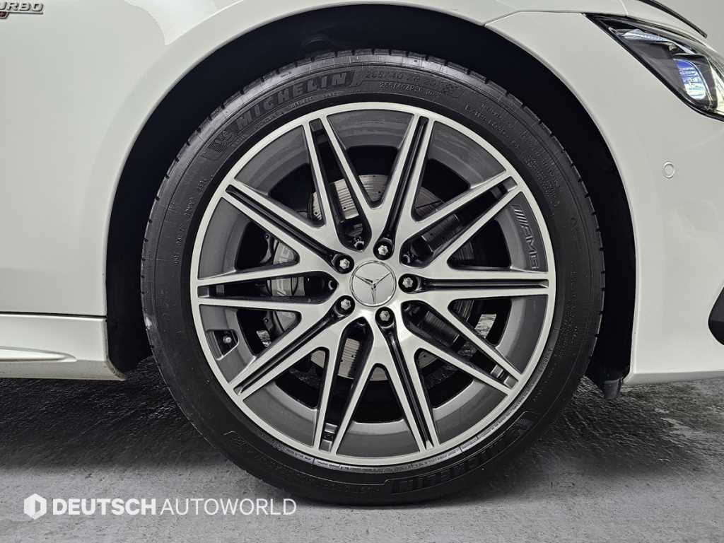 Mercedes Benz AMG GT - Vista 5