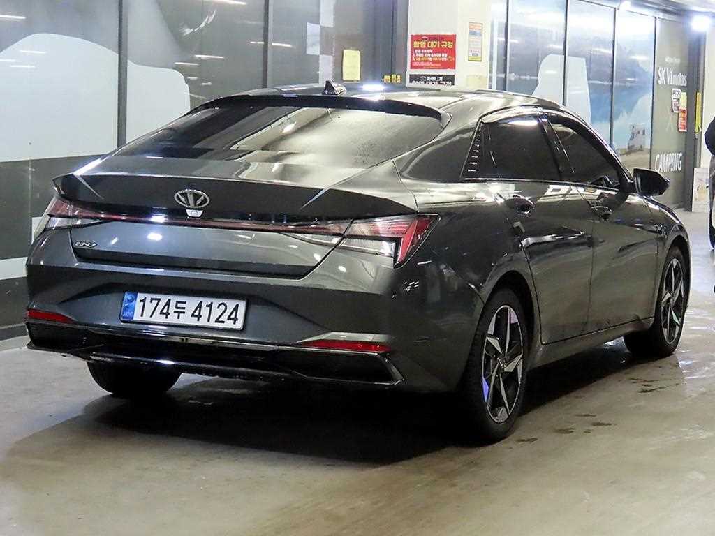 HYUNDAI Avante - Vista 4