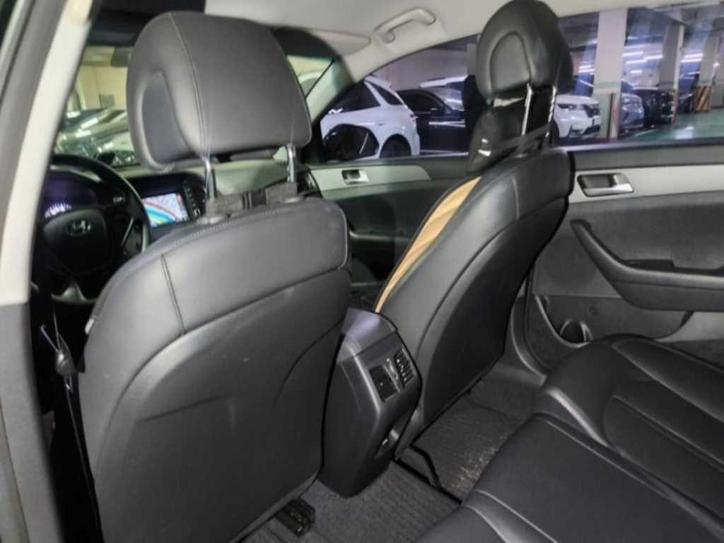 HYUNDAI Sonata - Vista 10