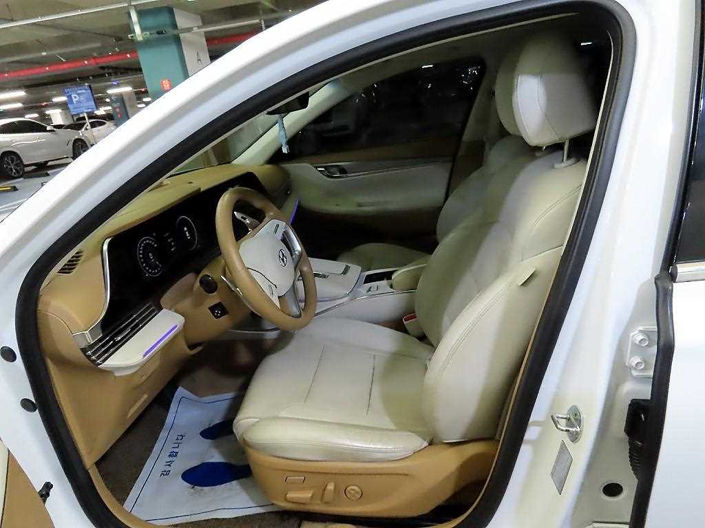 HYUNDAI Grandeur - Vista 7