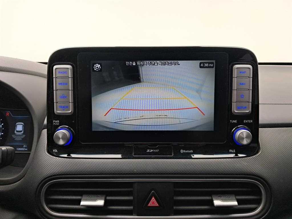 HYUNDAI Kona - Vista 10