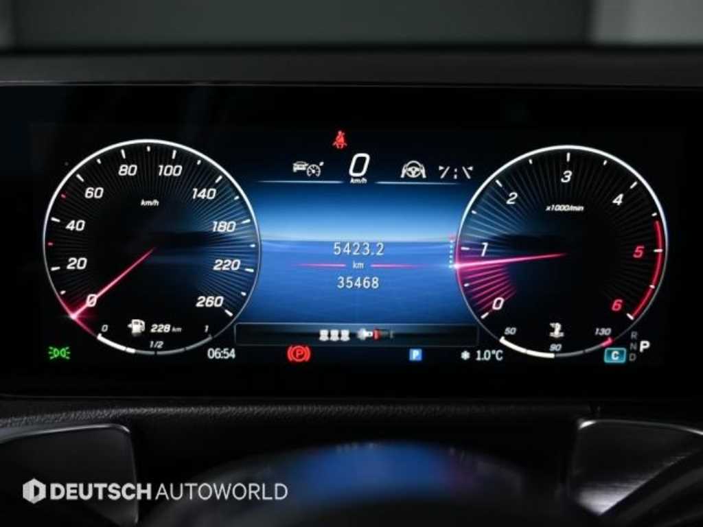 Mercedes Benz GLB Class - Vista 8