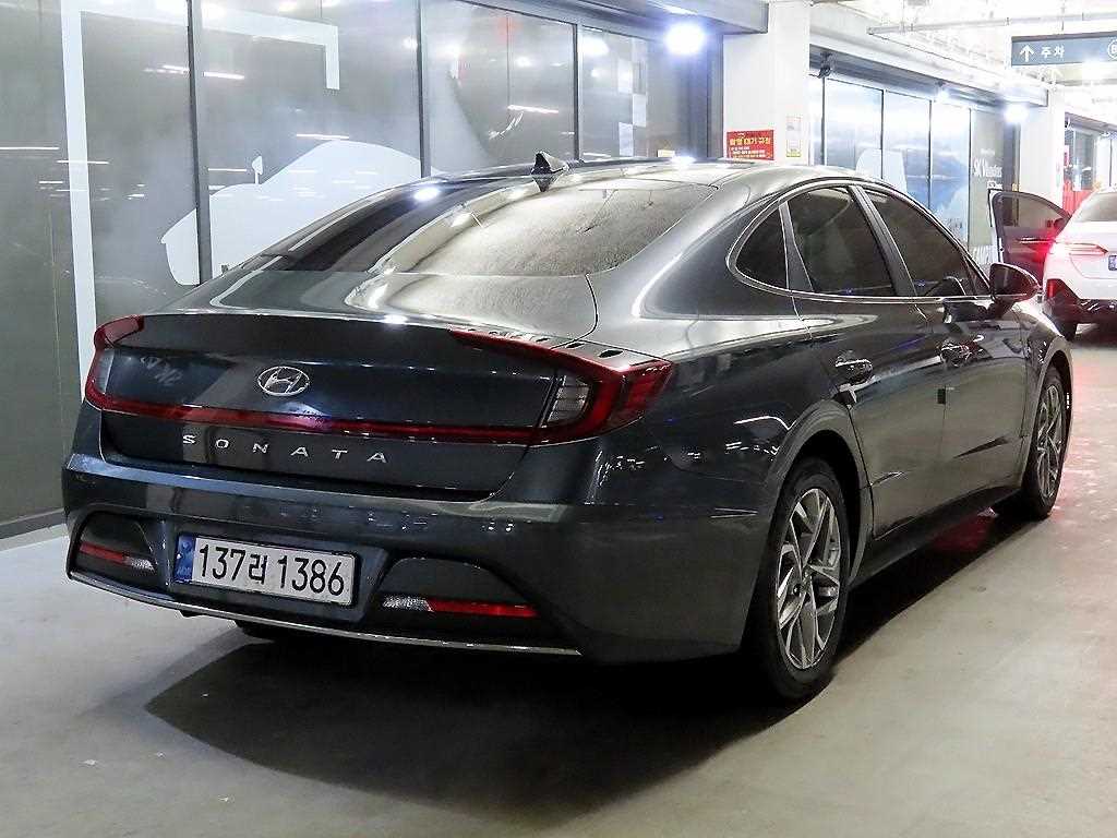 HYUNDAI Sonata - Vista 4