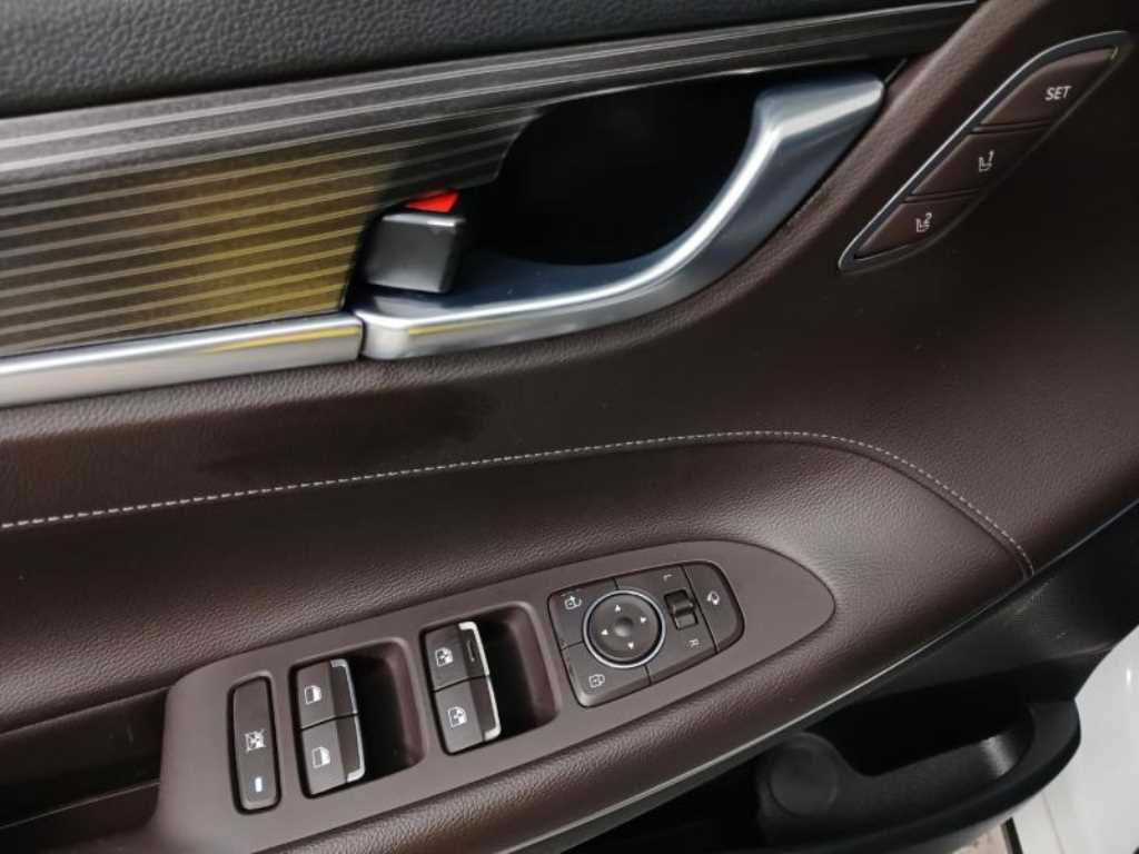 HYUNDAI Grandeur - Vista 9