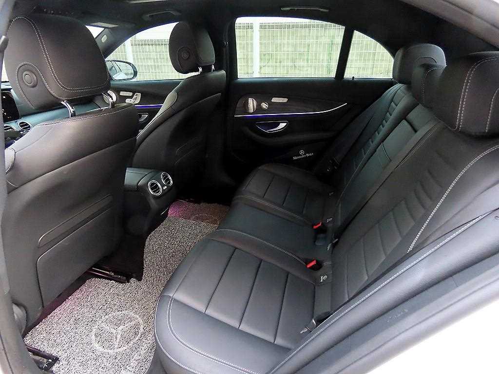 Mercedes Benz E class - Vista 6