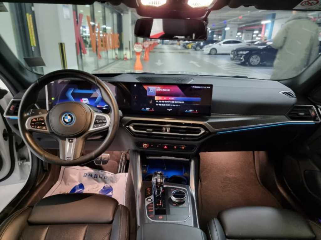 BMW i4 - Vista 6