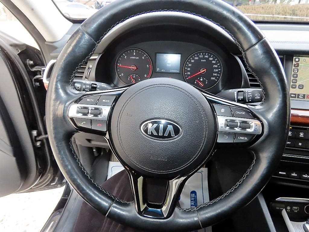 KIA K7 - Vista 8