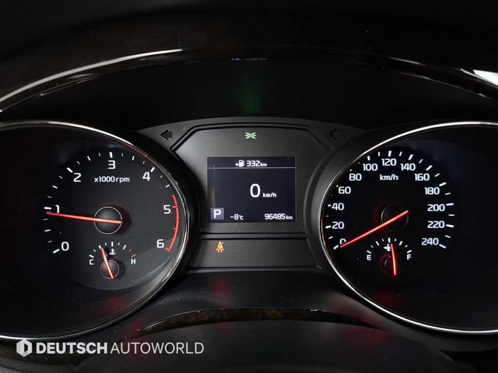 KIA Carnival - Vista 8