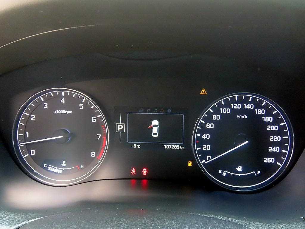 HYUNDAI Genesis - Vista 9