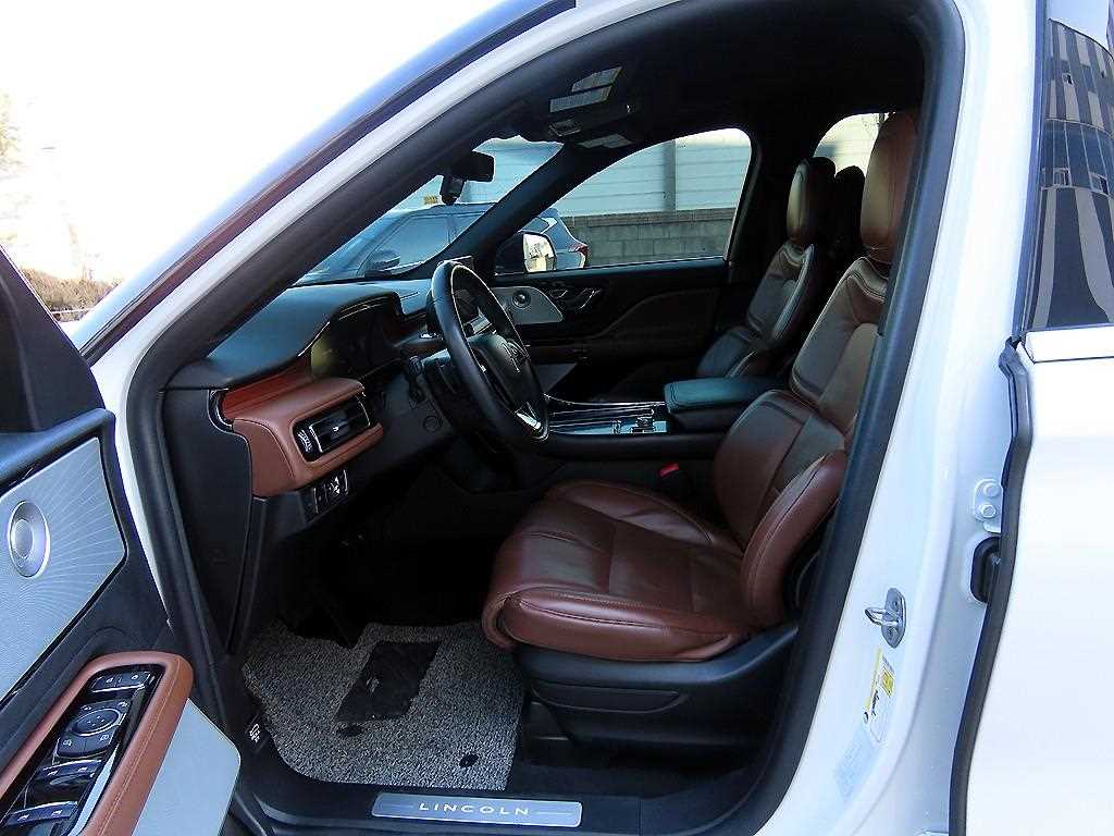 Lincoln Aviator - Vista 5