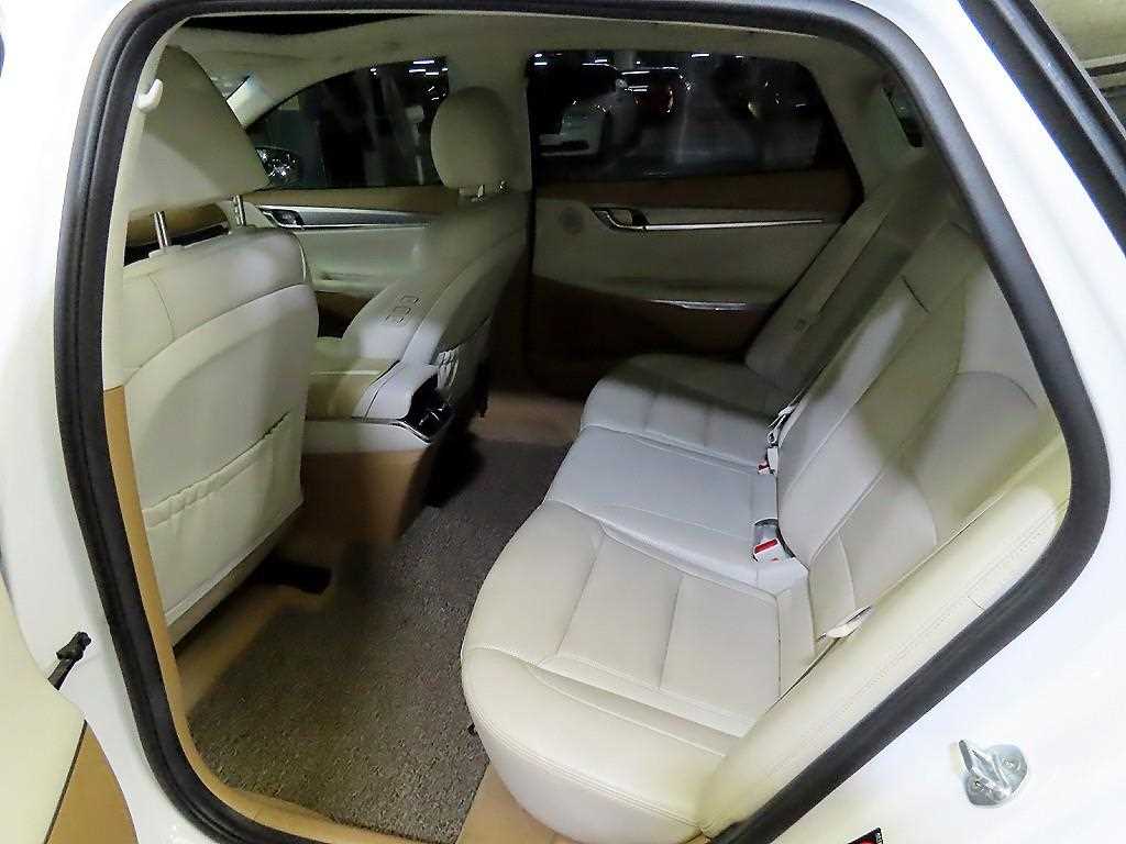 HYUNDAI Grandeur - Vista 8