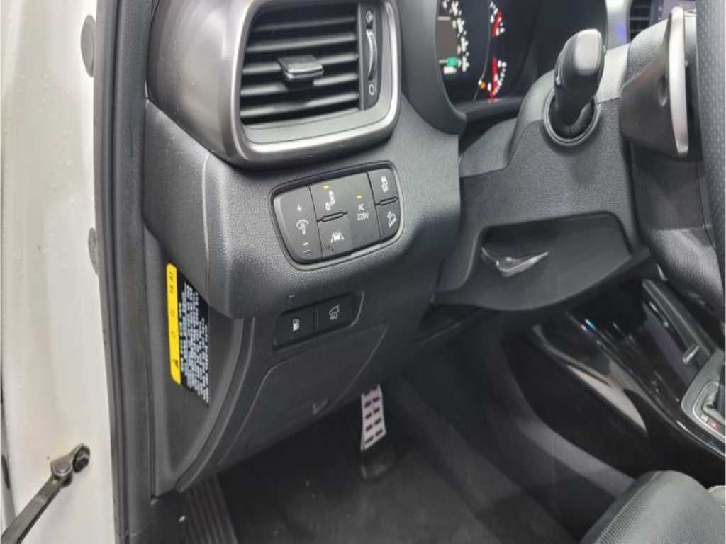 KIA Sorento - Vista 8