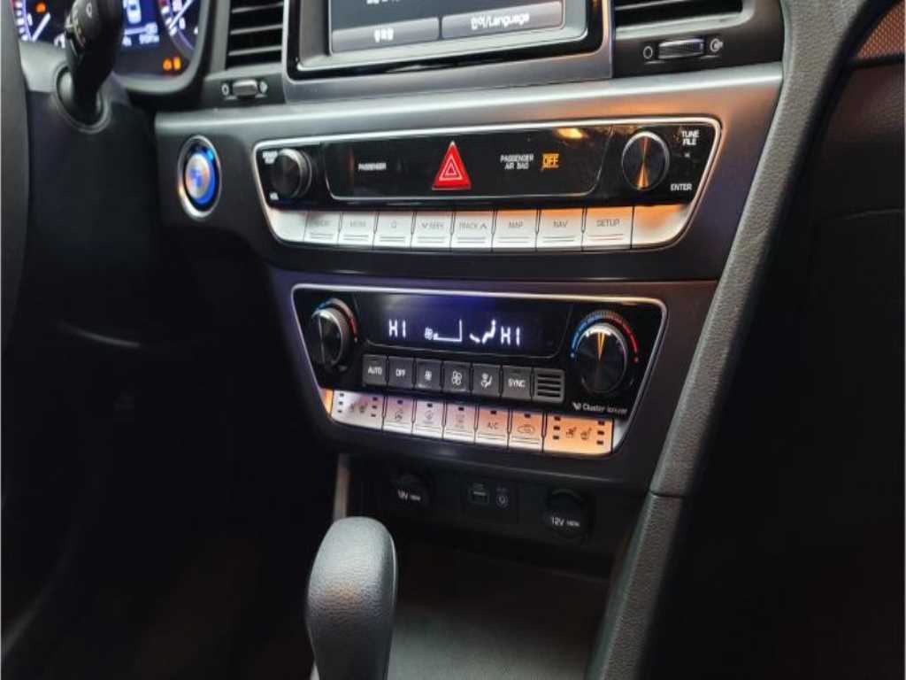 HYUNDAI Sonata - Vista 12