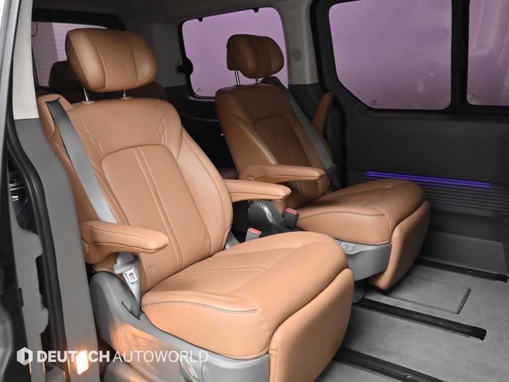 HYUNDAI Staria - Vista 12