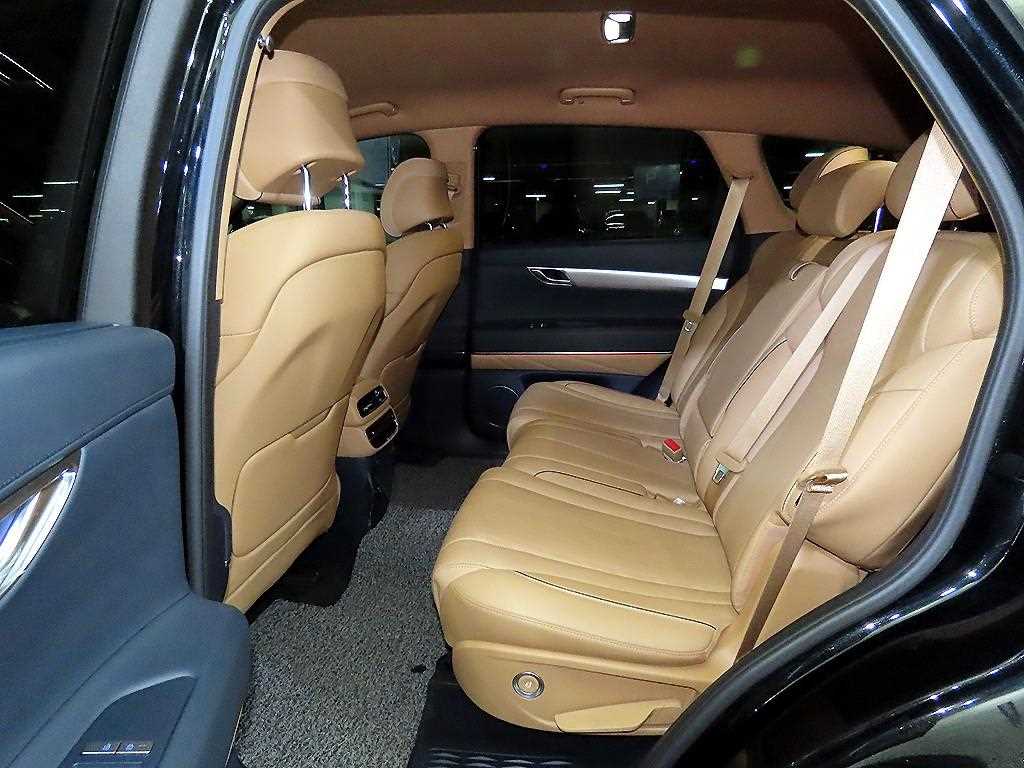 Genesis GV80 - Vista 7