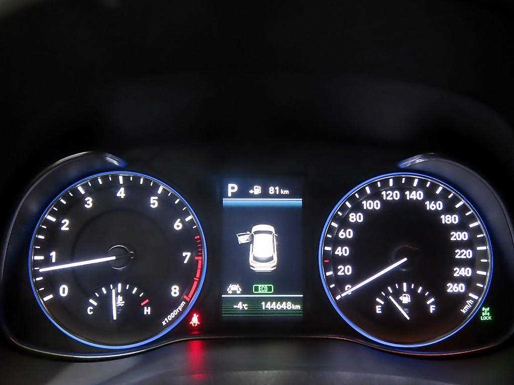 HYUNDAI Kona - Vista 9