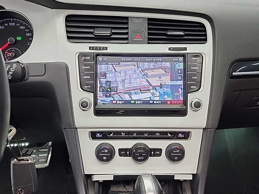 Volkswagen Golf - Vista 10