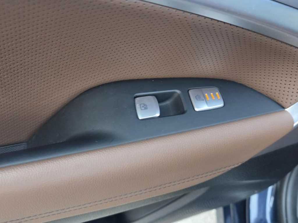 Genesis G70 - Vista 8