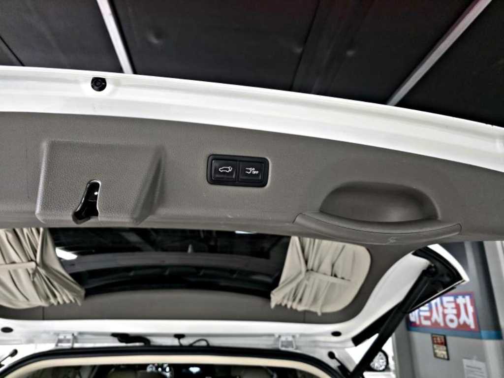 KIA Carnival - Vista 7