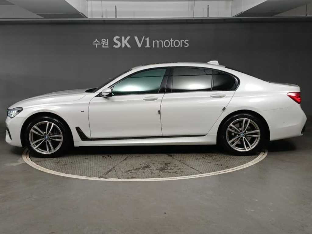 BMW 7 Series - Vista 4
