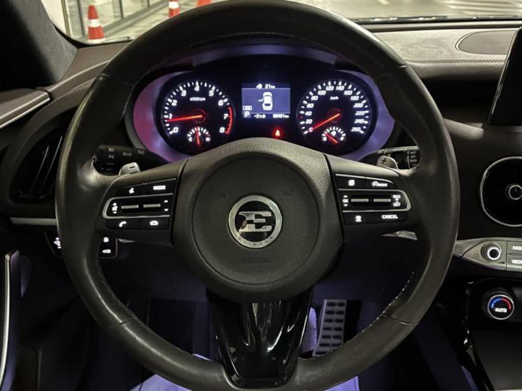 KIA Stinger - Vista 11