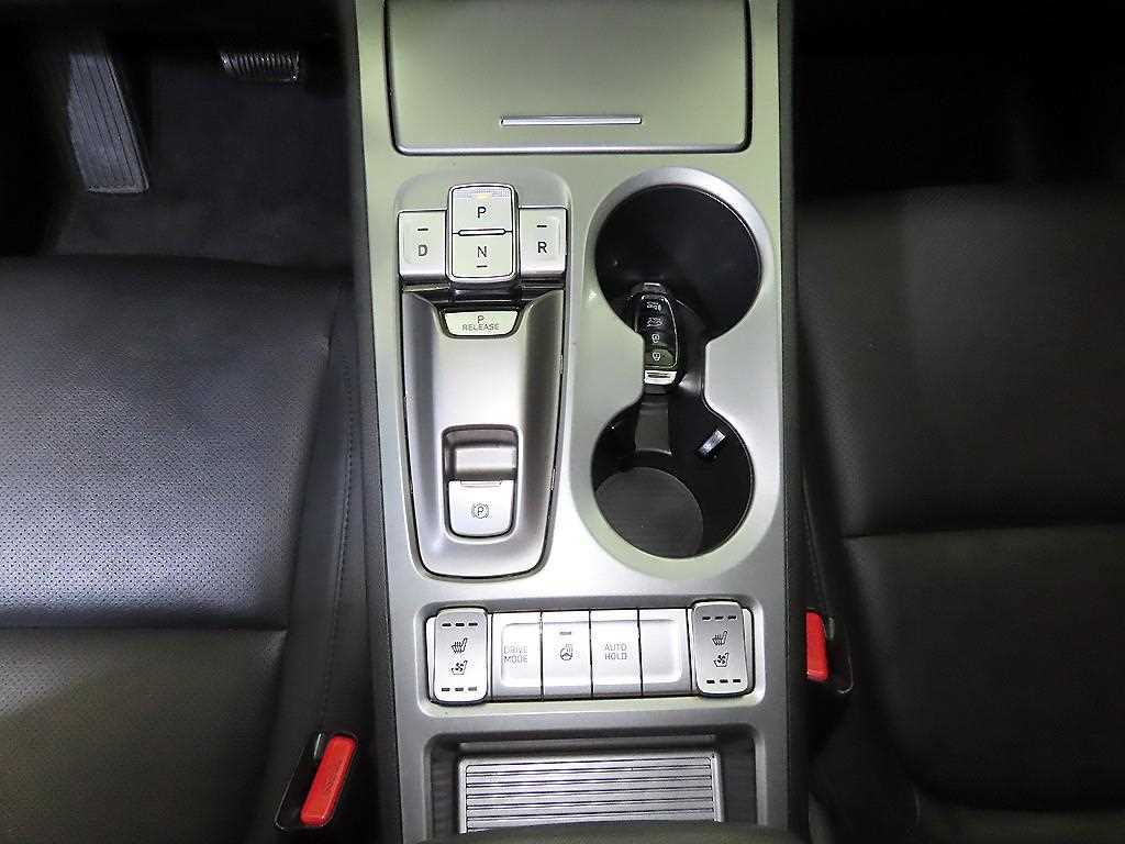 HYUNDAI Kona - Vista 12