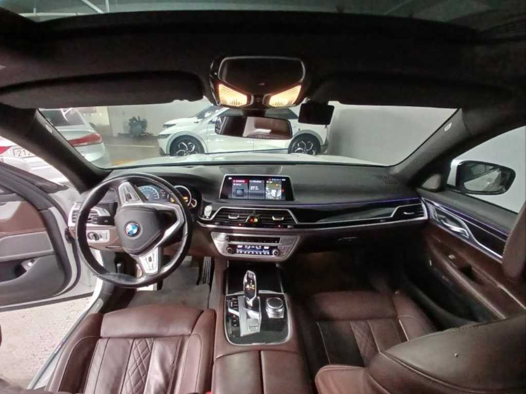 BMW 7 Series - Vista 5