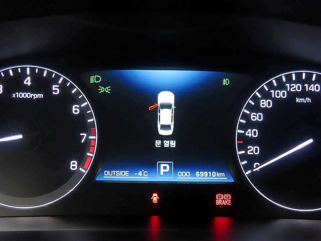 HYUNDAI Equus - Vista 9