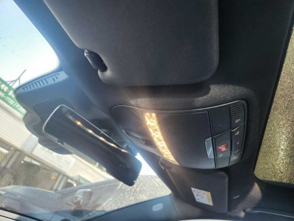 Mercedes Benz E class - Vista 12