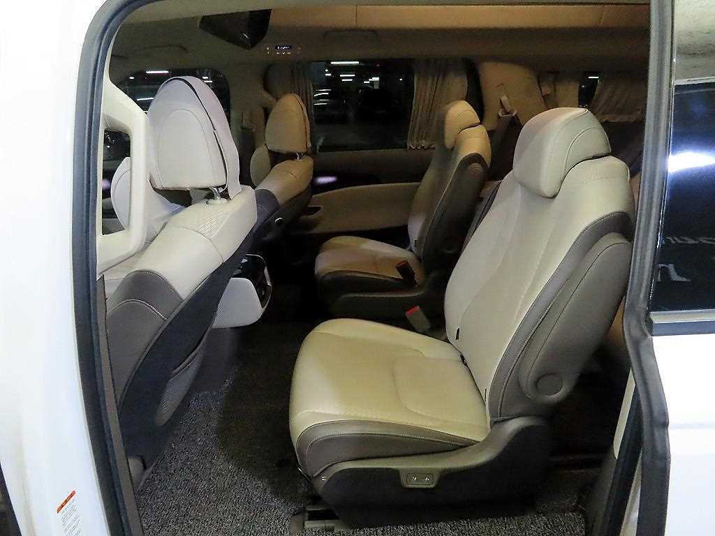 KIA Carnival - Vista 7