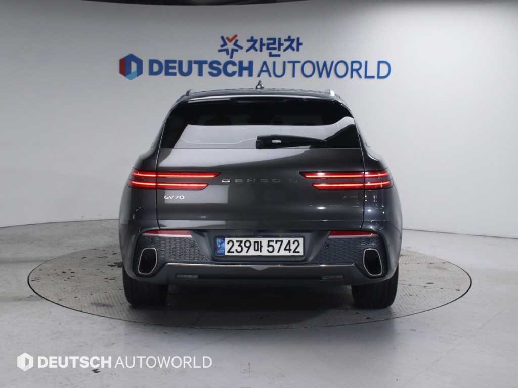 Genesis GV70 - Vista 4