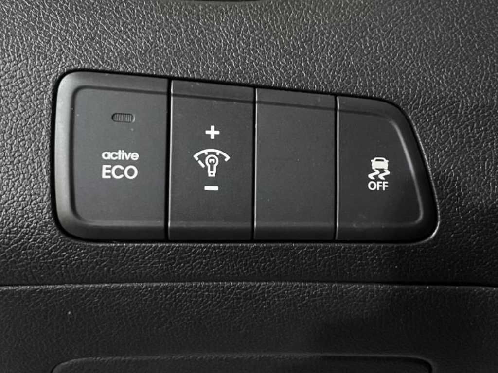 HYUNDAI Avante - Vista 12