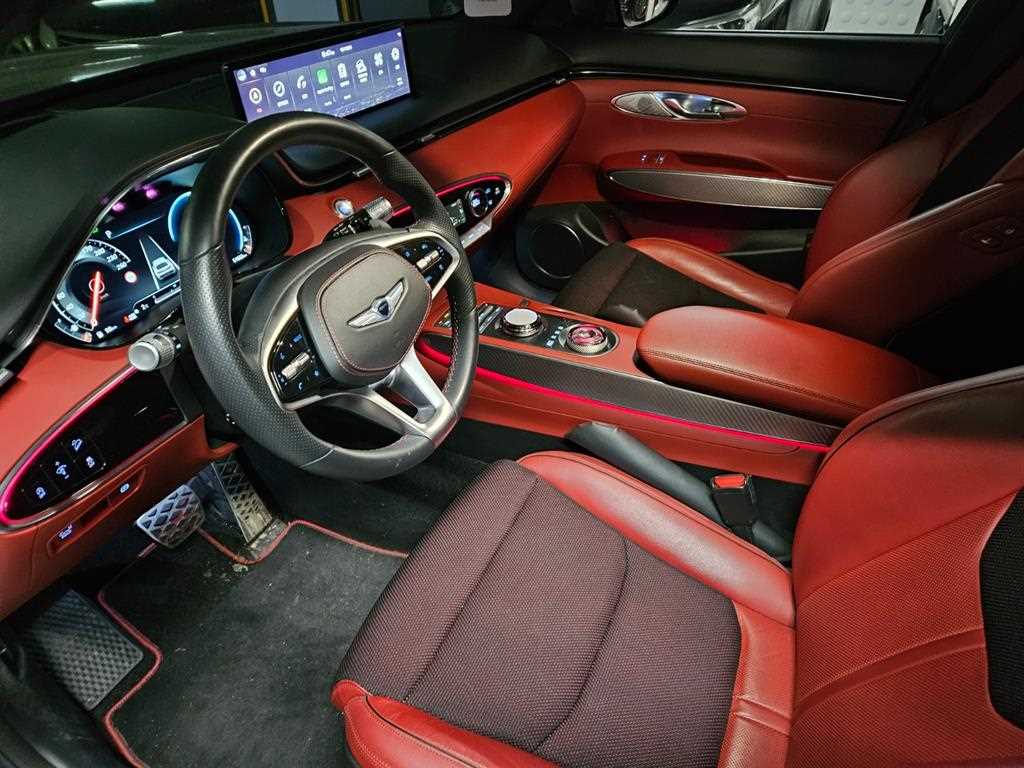 Genesis GV70 - Vista 8