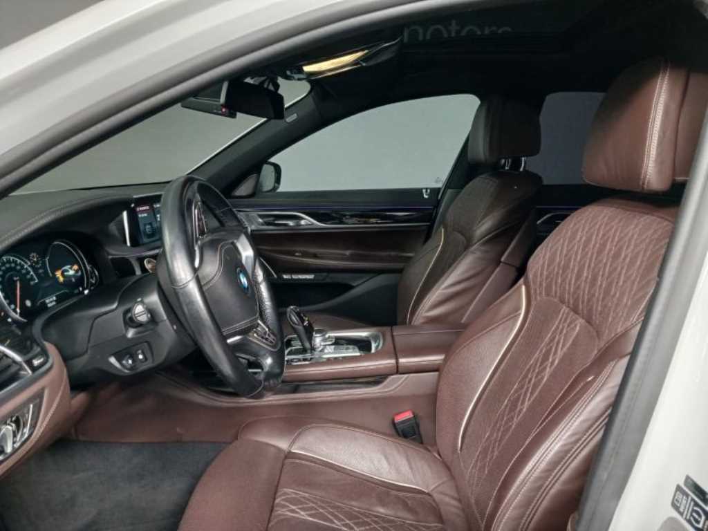 BMW 7 Series - Vista 6